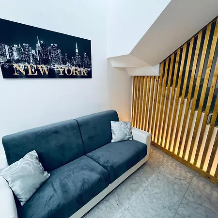 In Апартаменты Авола