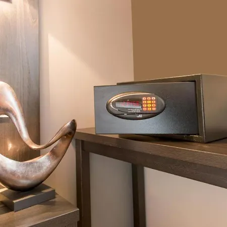 In Апартаменты Авола